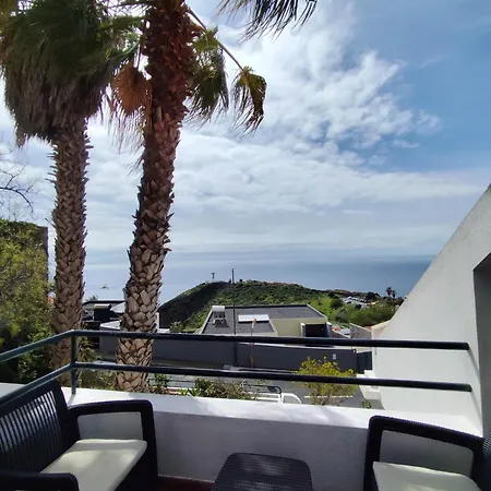Ferienhaus Garajau Views
